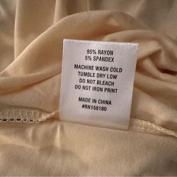 NWT Honor the Gift ‘Inner City Love’  Womens Rayon Graphic T-Shirt Size L - Picture 8 of 10